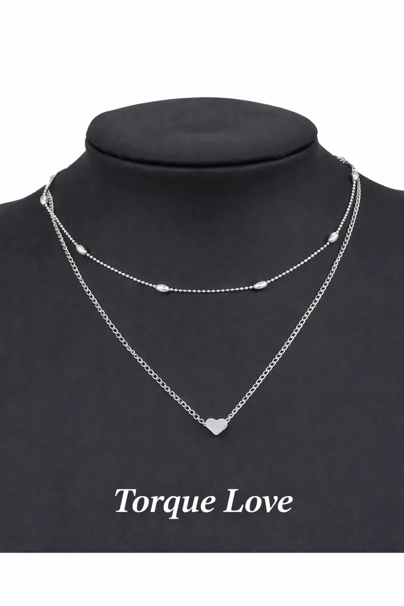 Women's neck chain in silver with a heart